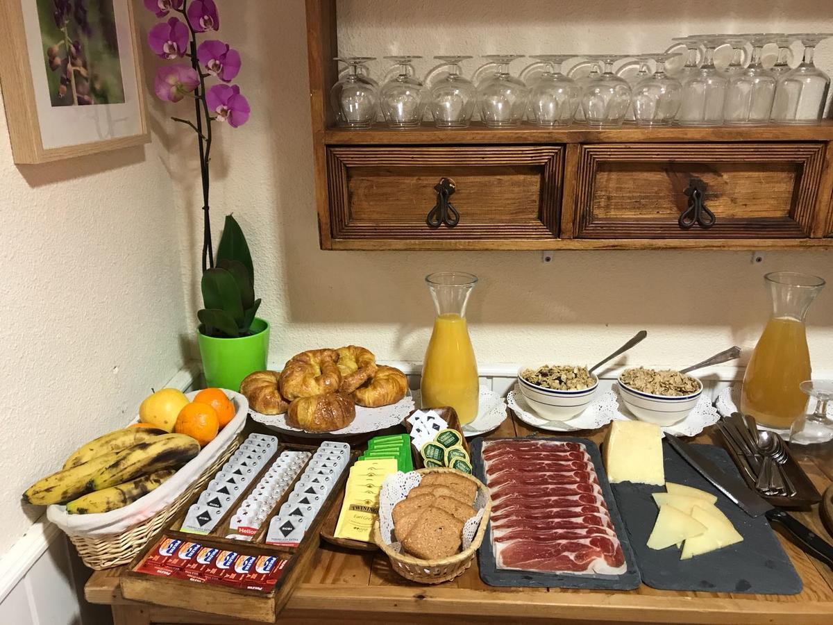 Hostal Ezkaurre イサバ エクステリア 写真