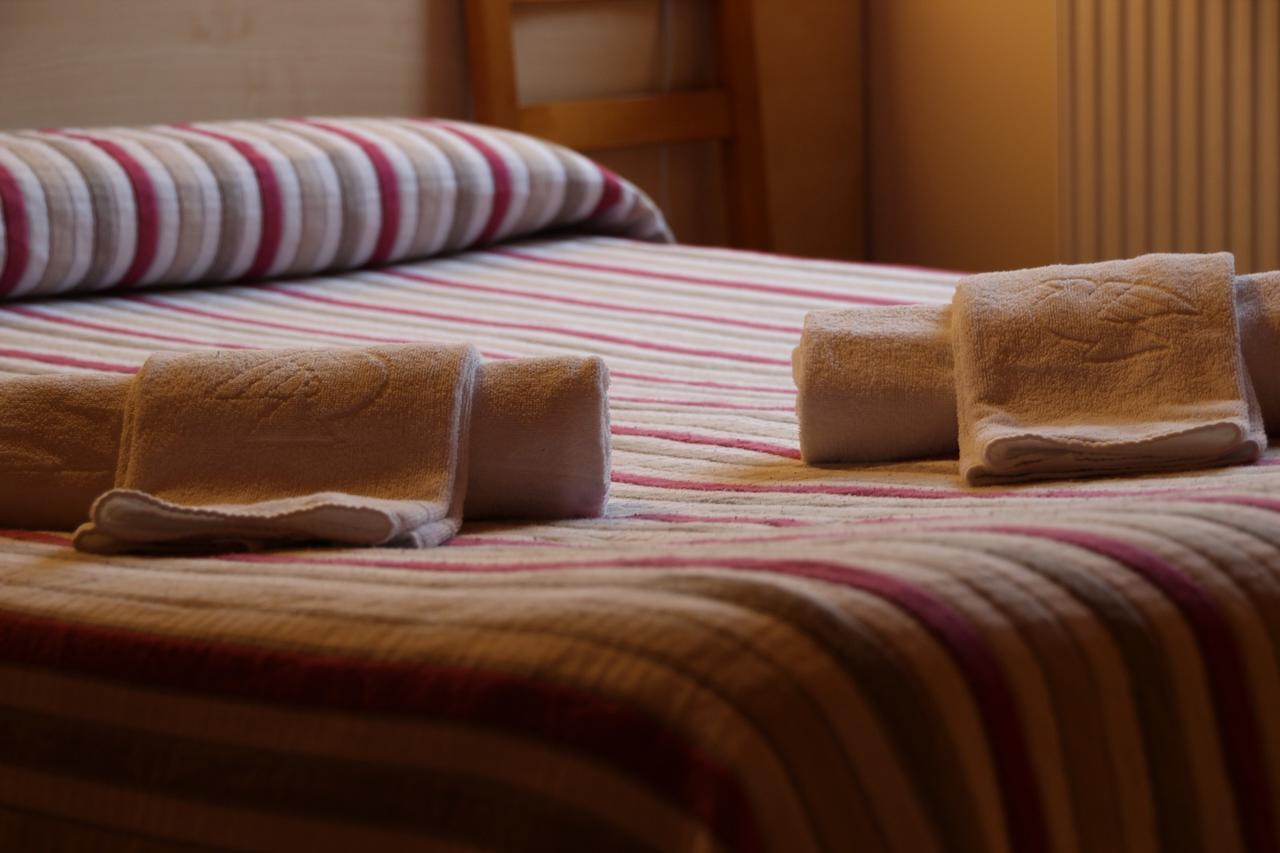 Hostal Ezkaurre イサバ エクステリア 写真